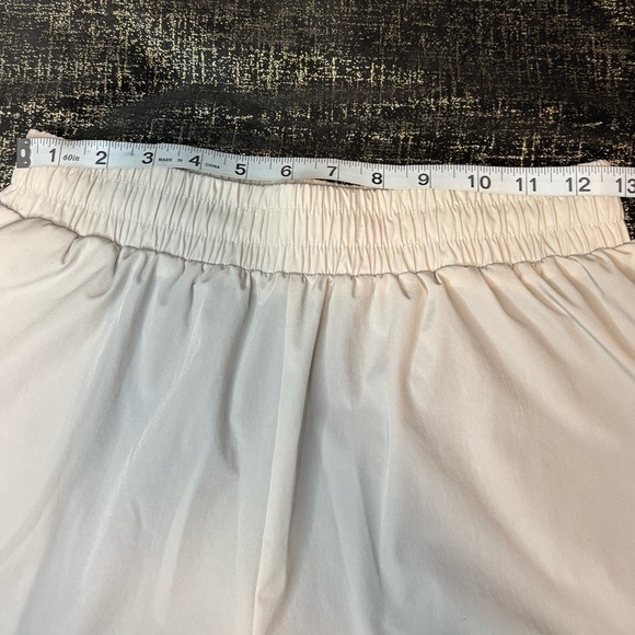 Alphalete Athletics Women Gray Stride Shorts Double Layered - Picture 8 of 10